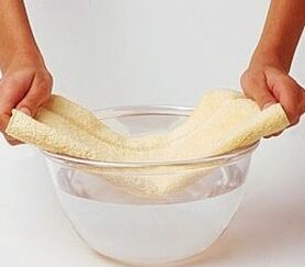 compresses with mint and salt to treat nail fungus